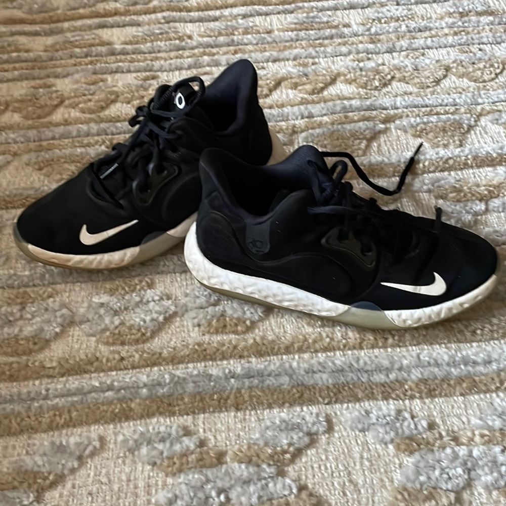 Nike boys shoes
